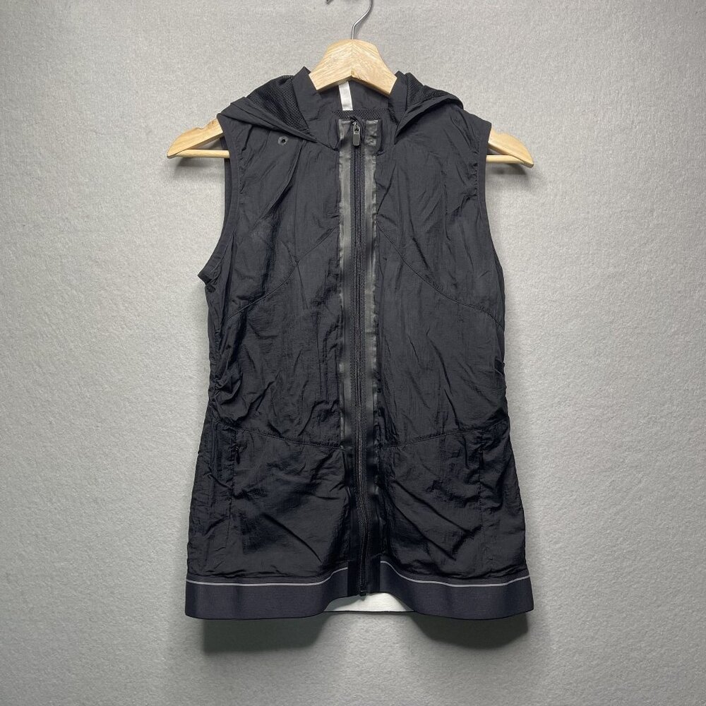 Fabletics Hooded Zip Up Windbreaker Kennedy Vest Jacket XS Black Nylon Mesh